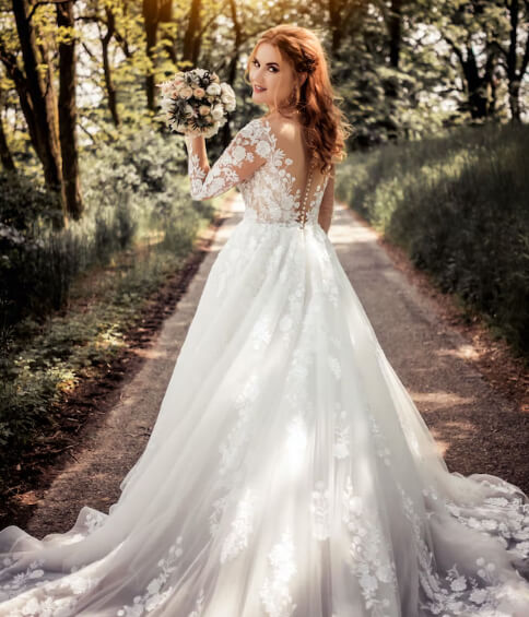 bride with white gown